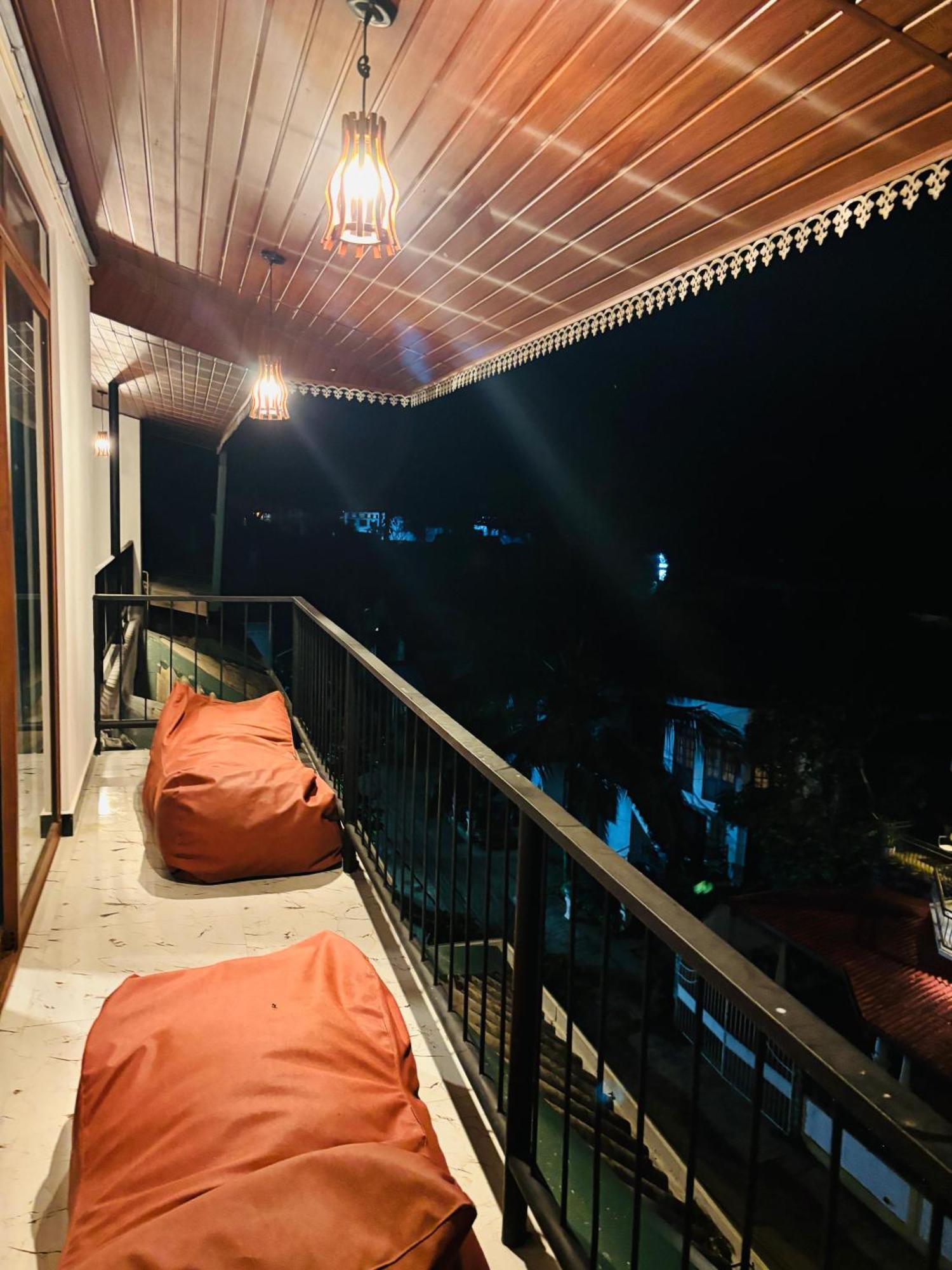 Shadow Inn Ела Екстериор снимка